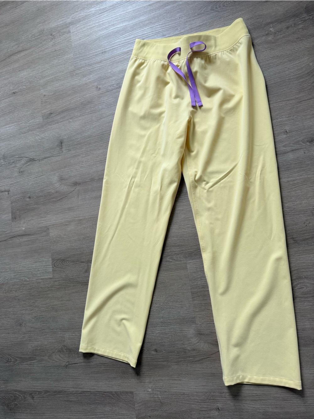 Figs butter yellow Livingston high waisted scrub pant M